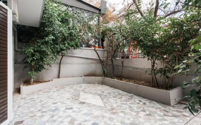 Walk through Athens, based in a local’s hip house!