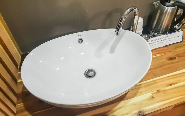 Jinju Chungmugongdong Cozy