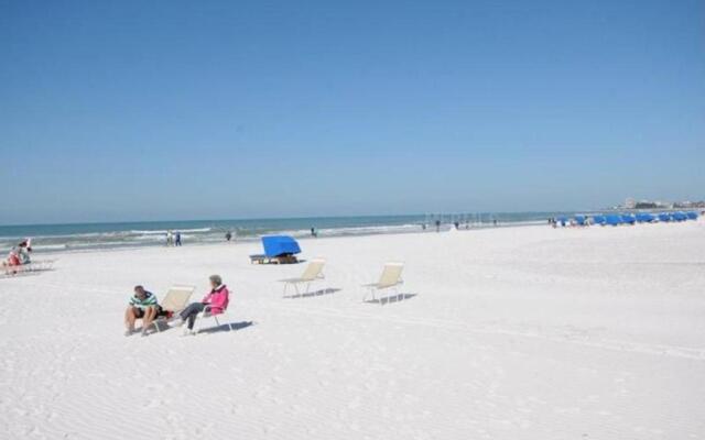 Crescent Arms Condominiums