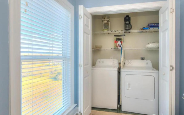 Flip Flops & Flamingos