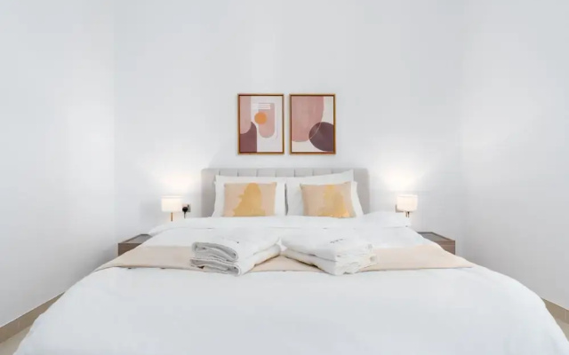Modern 2BR at Liv Residence