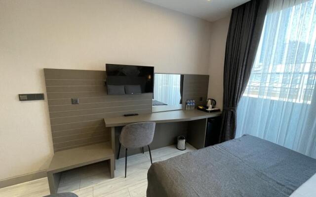Mithras Hotel & Cafe
