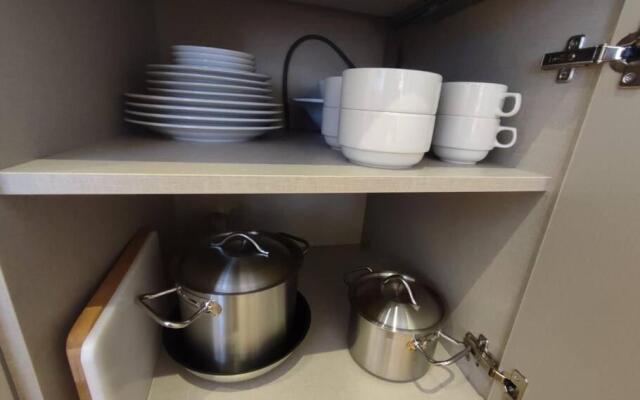 Leo Group Luxury Apartment 09-15 Alliance Palace