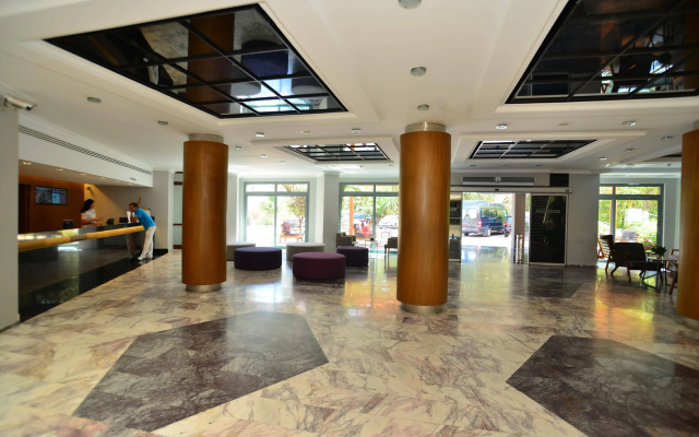 Green Beach Resort Hotel