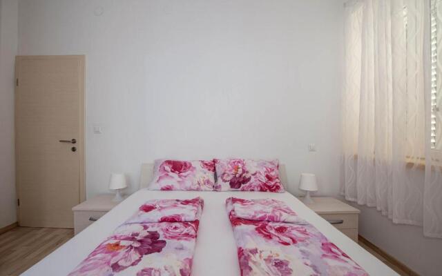 Hostrinus apartment