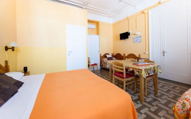 Hostal Pensio 2000