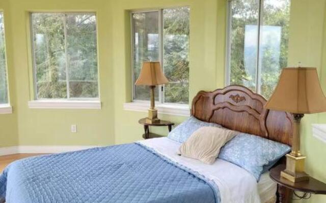 ocean view multi-Level suite with 2 bedrooms