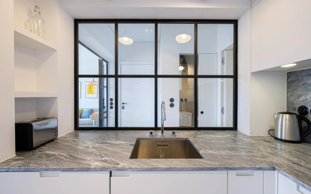 Nomad's 2bdr Riverside Lisbon
