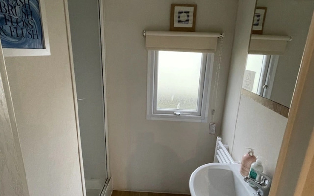 Impeccable 4-bed Caravan in Clacton-on-sea