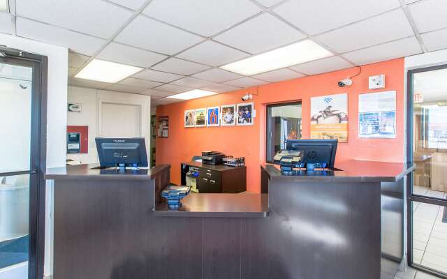 Motel 6 Council Bluffs, IA - Omaha East