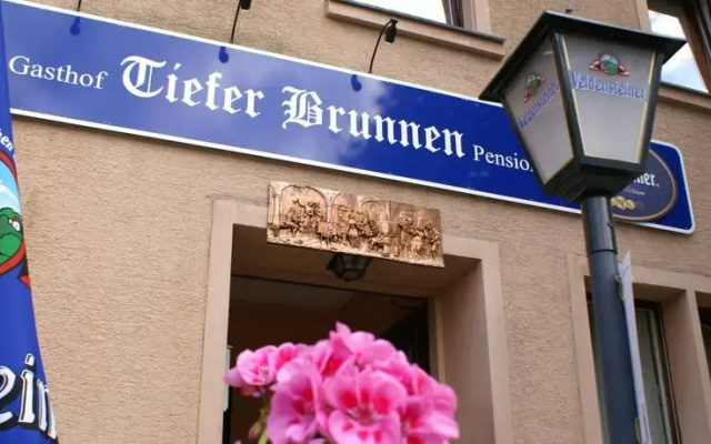 Tiefer Brunnen