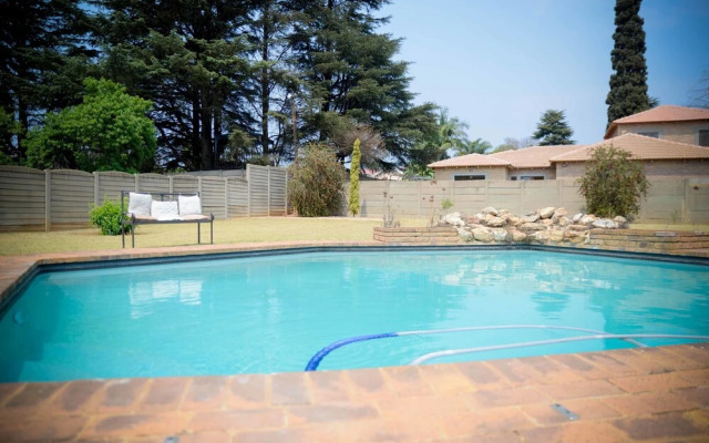 Terrylin Backpackers - Adults Only