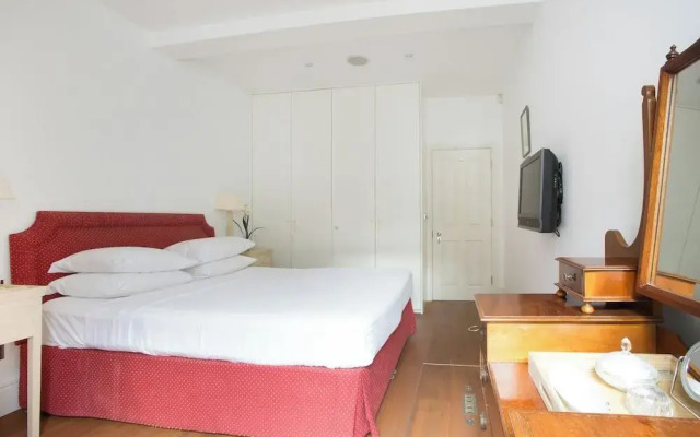 Courtfield Road II by Onefinestay