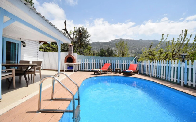 Villa Sezar by Helaltatilvillari