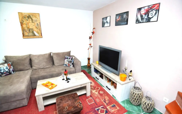 Holiday Homes & Bungalows Povija