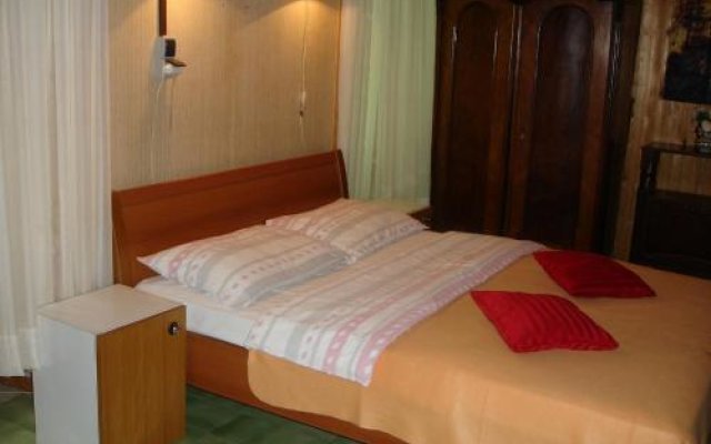 Apartments and Rooms Gornji Grad