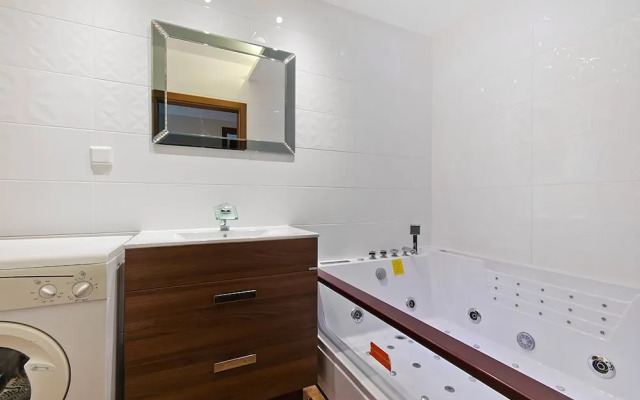 Imperial Apartments Aquarius III