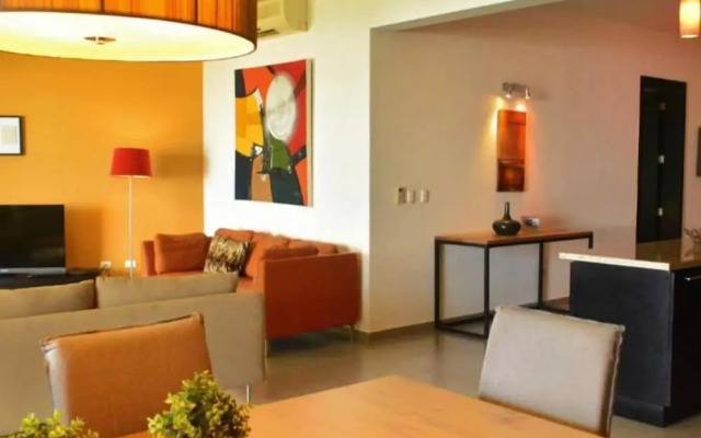 Beachfront Condo Airport transport incl