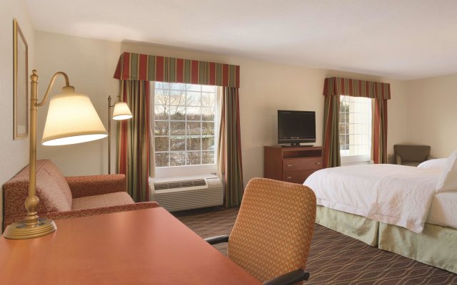 Hampton Inn & Suites Greenfield