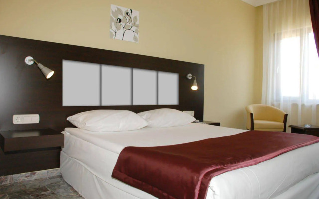 Club Akman Beach Hotel