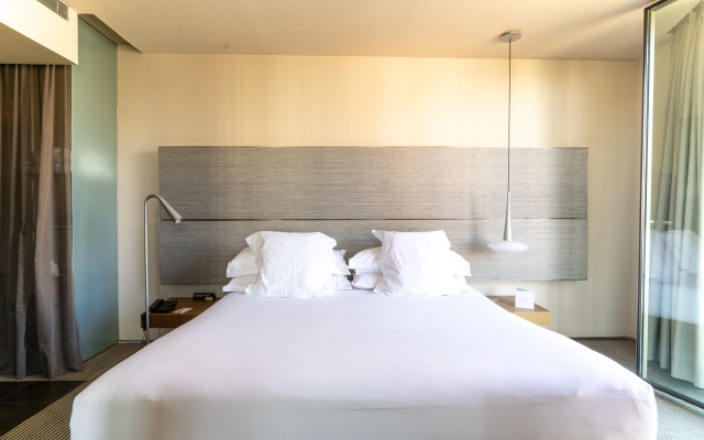 B-Hotel