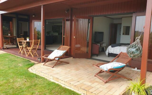 Lake View Garden Apartment