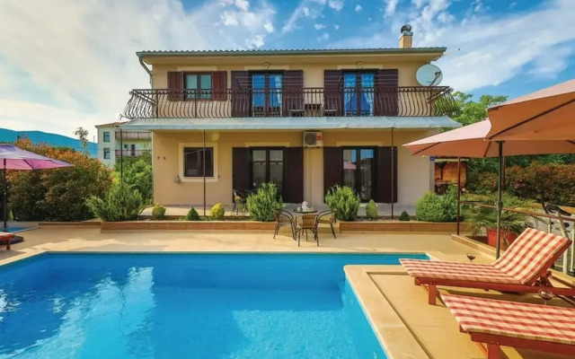 Mediterranean Stylish Villa With Pool in Kastel Stari