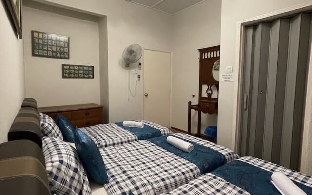 Baba & Charlie Homestay