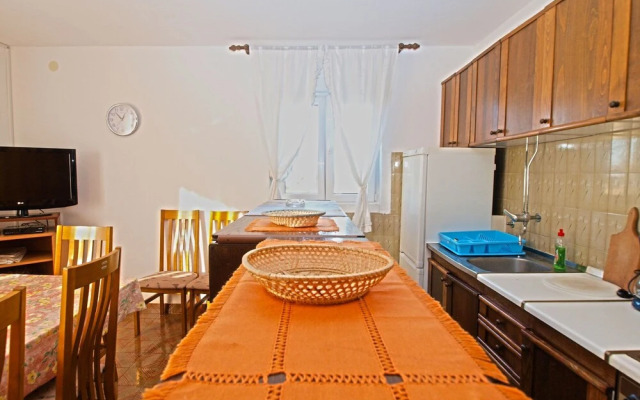 Apartment 1198