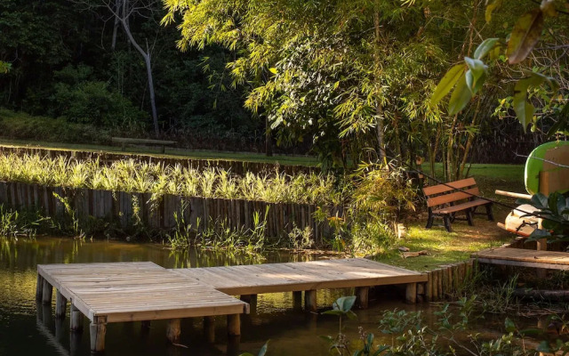 Suites Com Piscina Outeiro - Espelho