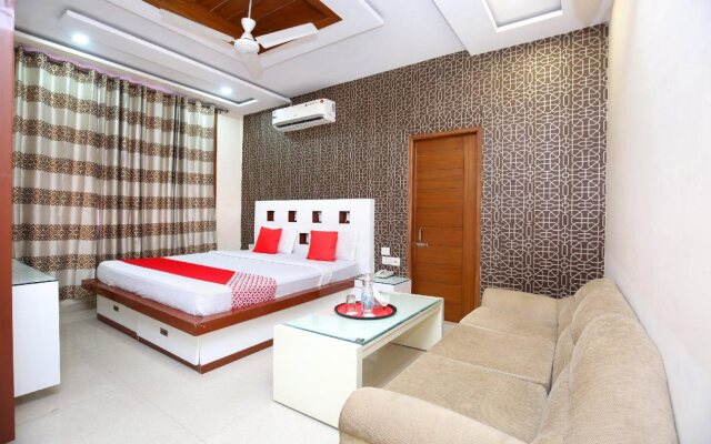 Hotel GST Grand Plaza