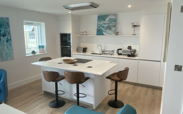 Stunning Cliff Edge Apartment in Newquay
