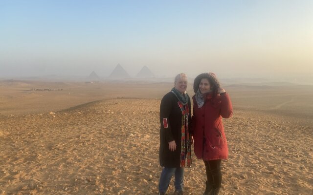 Grand Pyramids View Guesthouse