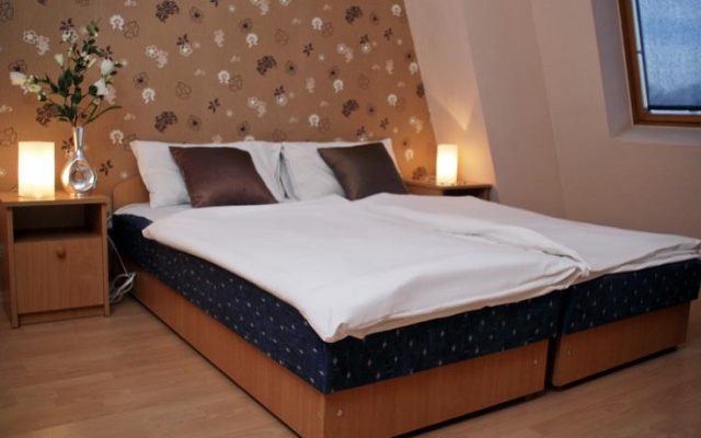 Mátyás Hotel