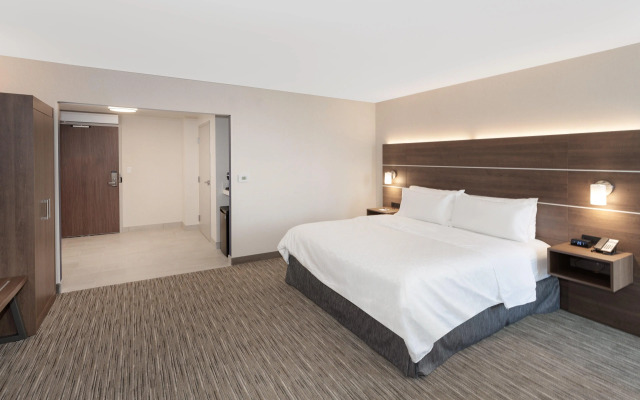 Holiday Inn Express & Suites Downtown Ottawa East by IHG