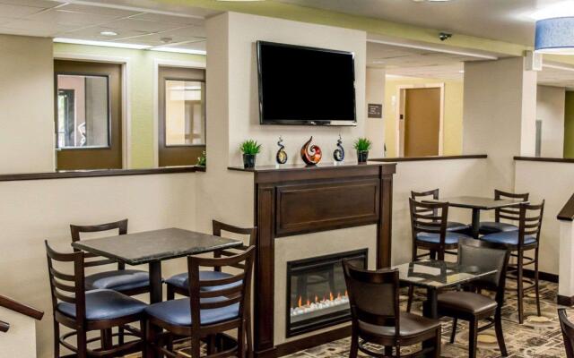 Comfort Inn & Suites St. Pete - Clearwater International Airport