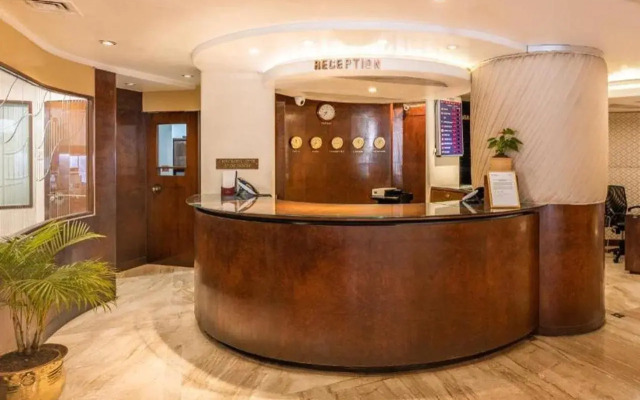 Hotel Kohinoor Continental, Airport