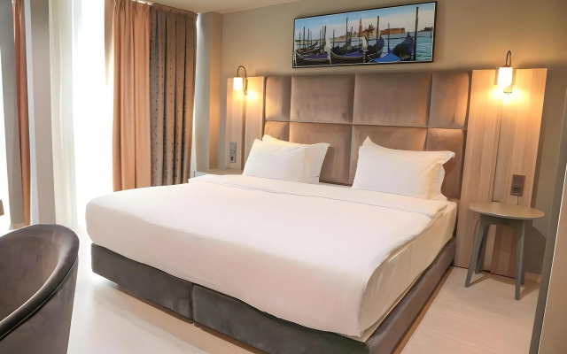 Pasaport Pier Hotel