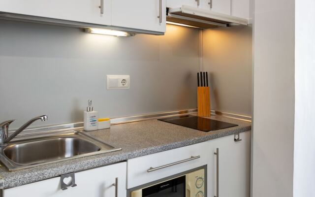 Quaint Apartment in Salou near Sea Beach