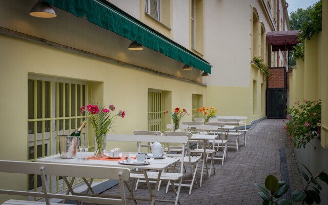 Hotel Ostruvek