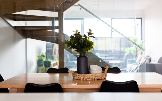 Little Grenfell Apartments by Urban Rest