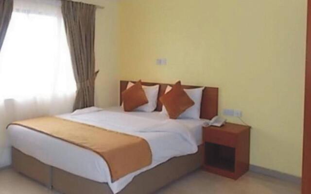 Crown Cottage Hotel