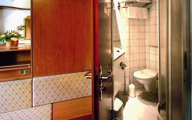 Regis Hotelschiff 3* Köln