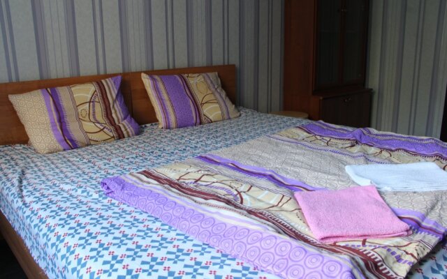 Star 8 Na Ploschadi Pobedyi 1b Guest House