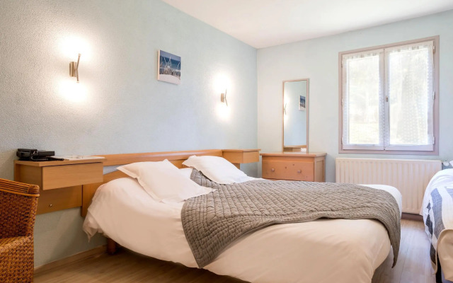 Logis Hotel les Cedres Bleus