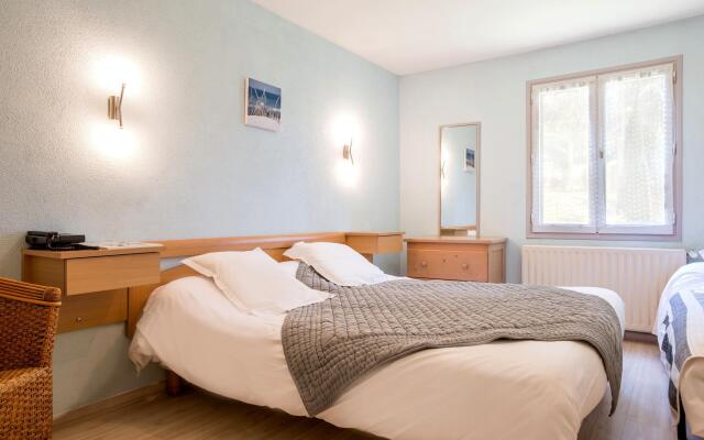 Logis Hotel les Cedres Bleus