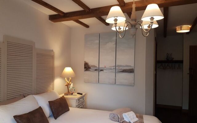 La Bastide Du Bonheur Chambres et Tables D'Hôtes