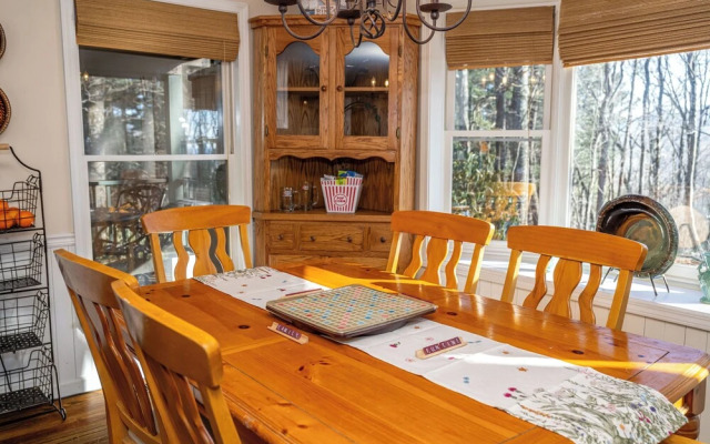 Near Highlands: 36-acre Scaly Mountain Lodge