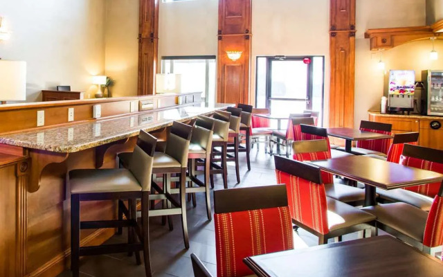 Comfort Inn & Suites