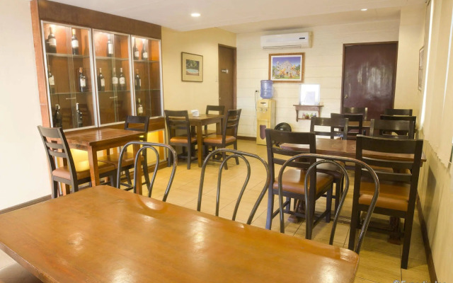 Isabelle Royale Paranaque